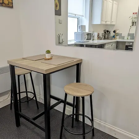 Serene 1 Bedroom Flat In Roath Cardiff Exterior photo