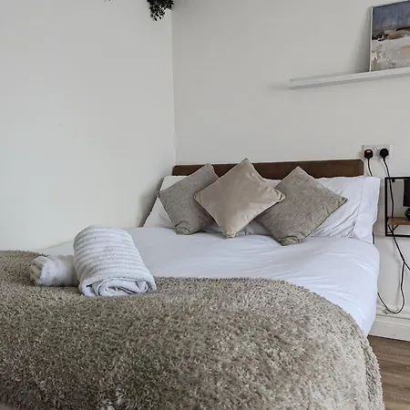 Serene 1 Bedroom Flat In Roath Cardiff Exterior photo
